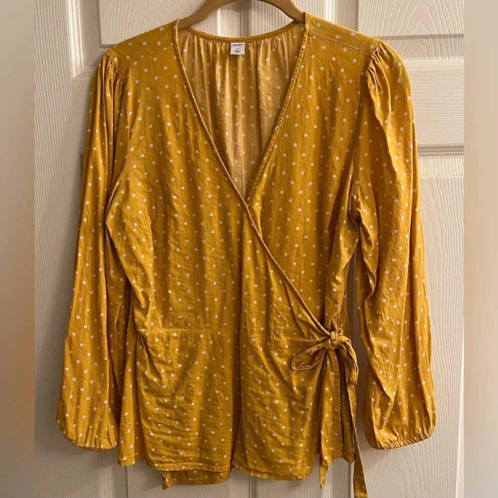 OLD NAVY~WRAP~POLKA DOT BLOUSE~M